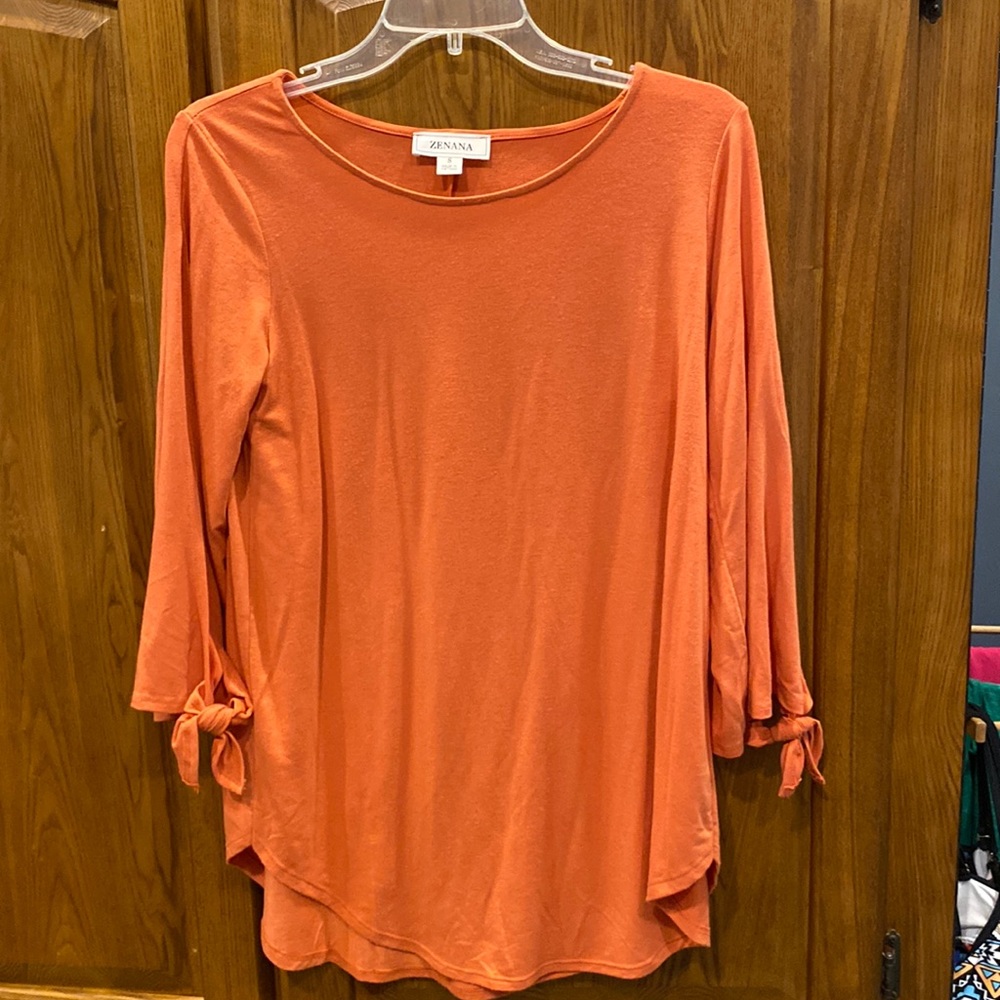 Zenana long sleeve tee size small